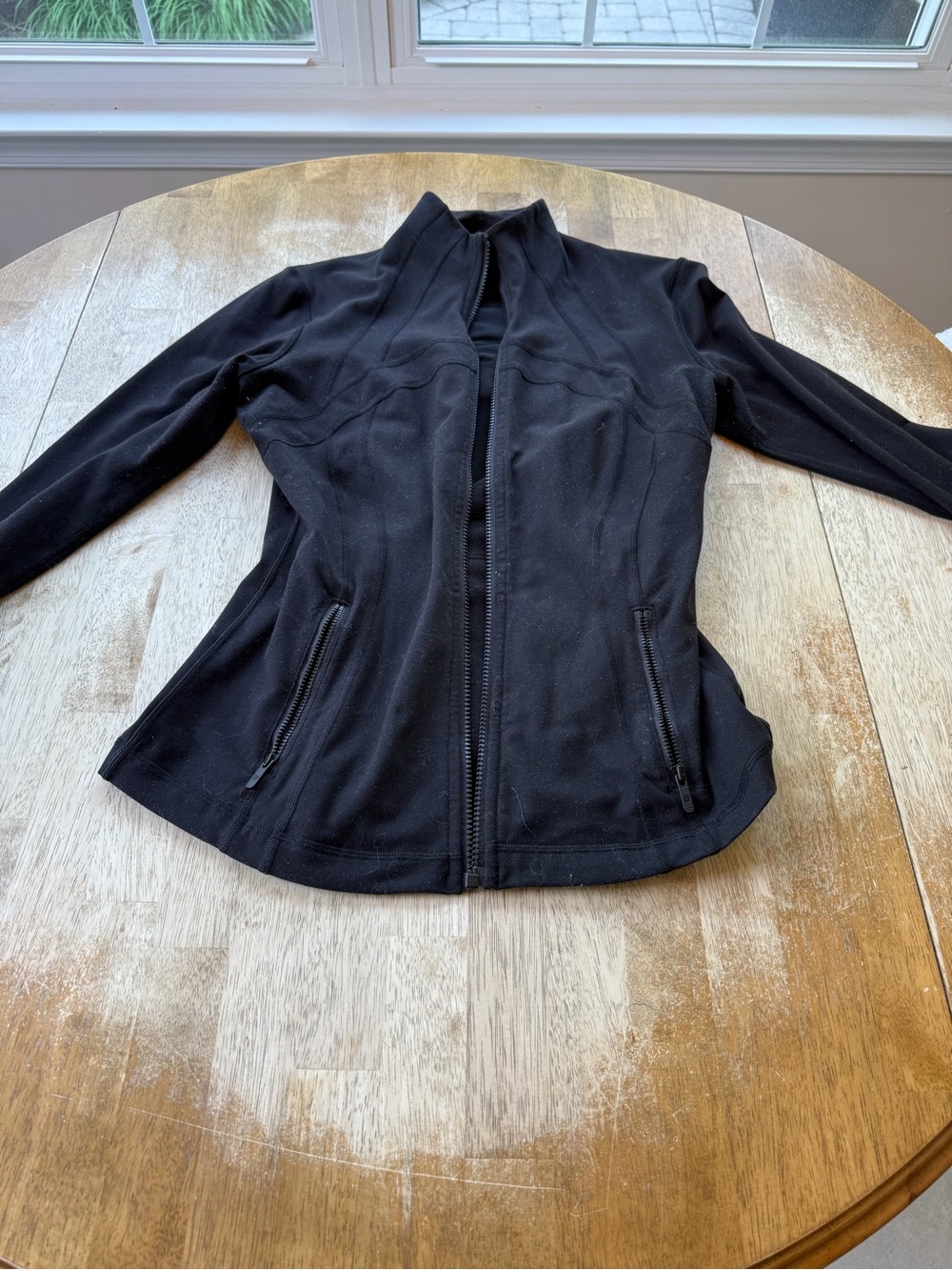 Lululemon Black Women's Fitted Zip Jacket
